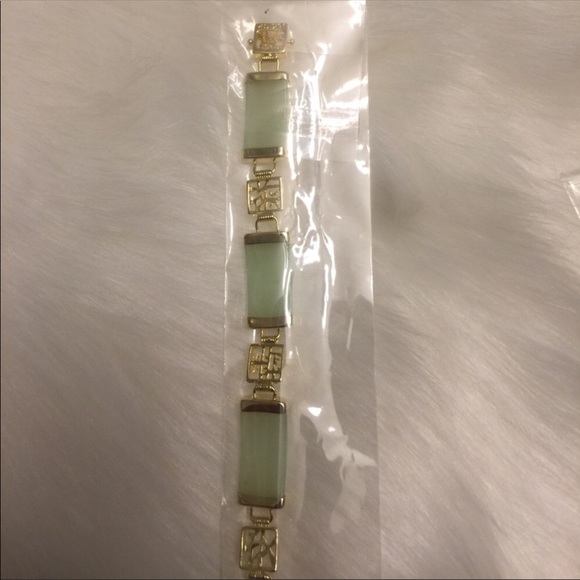 ⬇️ NEW GREEN JADE link bracelet Lucky 🍀 Charm - Picture 7 of 8